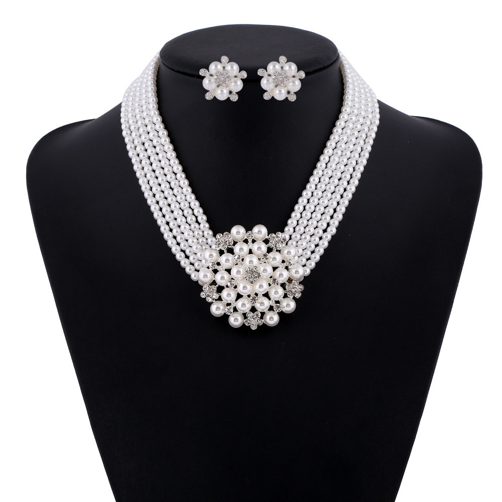 Audrey Hepburn Śniadanie u Tif – Women'S Accessories In The 1950S recenzja i cena